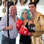 Erster Boxweltmeister singt!