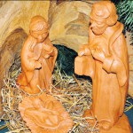 Ingeborg Strakerjahn und ihre beeinruckende Krippe aus lauter selbst gestalteten Figuren
