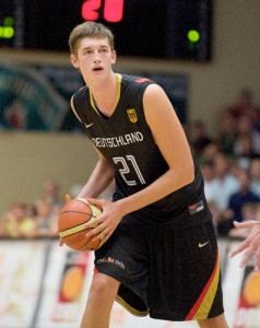 Der für Brose Baskets Bamberg spielende 2,15 Meter Center Tibor Pleiß ist einer der "jungen Wilden" mit denen Basketball-Bundestrainer Dirk Bauermann am 20. August im GERRY WEBER STADION in HalleWestfalen für sportliche Begeisterung sorgen will. © Deutscher Badketball-Bund