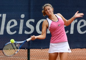 Die 19-jährige Rumänin Irina-Camelia Begu schaltete am gestrigen Freitag die deutsche Titelverteidigerin Sarah Gronert (Lintorfer TC) beim mit 25.000 US-Dollar Preisgeld dotierten "Internationalen Tennismeisterschaften der Damen um den Reinert-Cup" im ostwestfälischen Versmold aus und steht somit im Halbfinale. © Westfälischer Tennis-Verband e.V.