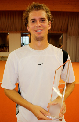 Christopher Koderisch (Blau-Weiss Halle) verteidigte bei den "Reinert Open" in Versmold seinen Turniersieg aus dem Vorjahr. © Westfälischer Tennis-Verband
