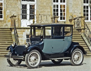 Ein Stück Automobilgeschichte: Der Detroit Electric aus dem Jahr 1915 ist einer der Höhepunkte der Sonderausstellung zum Thema Elektromobilität auf der Gewerbeschau Gartnisch.