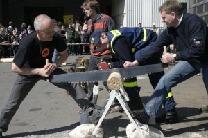 Kraft, Ausdauer und Geschicklichkeit werden von den Teilnehmern bei der 2. Altkreismeisterschaft im Holzdreikampf erwartet.