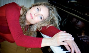 CLARA PONTY | Die Pianistin, Sängerin und Komponistin