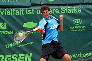 Nach seinem ATP-Turniersieg am vergangenen Samstag in Kitzbühel reiste der 24-jährige Niederländer Robin Haase umgehend nach Ostwestfalen und steuerte für das GERRY WEBER-Team am Sonntag einen Einzel und einen Doppelsieg zum Gesamterfolg über Grün-Weiss Mannheim bei. 