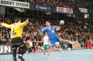 Der 34-jährige früherer Nationalspieler und Weltmeister Florian Kehrmann hat sämtliche Handball-Bundesligaspiele des zweifachen deutschen Meisters TBV Lemgo im GERRY WEBER STADION in HalleWestfalen bestritten und ist mit 91 Treffern der erfolgreichste Torschütze der Lipper in der ostwestfälischen Eventarena. © Nicole Donath