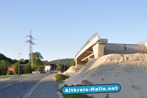 A33 Brückenschlag der Bahnhofstraße in Steinhagen, Foto: 1. Mai 2011, Altkreis-Halle.Net