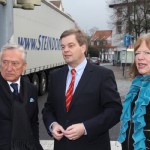 Enak Ferlemann, Parlamentarischer Staatssekretär des Bundesverkehrsministeriums, machte sich mit Gerhard Weber und Halles Bürgermeisterin Anne Rodenbrock-Wesselmann vor Ort ein Bild von der Verkehrssituation auf der B 68 in Halle.