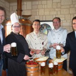 Stoßen auf lukullische Köstlichkeiten und kulinarische Gaumenfreuden beim >39. Haller  Stadtfest< vom 16. bis 17. Mai an (von links): Andy Marten (Geschäftsführer Landhotel Jäckel),  Tatjana Gutzeit (Chef de Partie Landhotel Jäckel), Rene Sauerzapfe (Restaurant Sauerzapfe), Thomas  Schliephake (Chefkoch GERRY WEBER Sportpark Hotel) und Kai Tiemer (Hoteldirektor GERRY  WEBER Sportpark Hotel). © GERRY WEBER WORLD (HalleWestfalen)