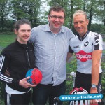 Unser Foto zeigt – von links: Handballerin der 3. Liga Sina Speckmann, CDU-Landtagskandidat (Wahlkreis 94) Hendrik Schaefer, Ex-Radprofi Jörg Ludewig.
