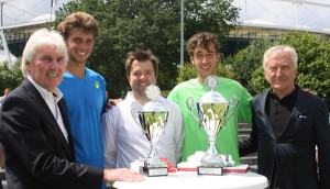 Nach dem Juniorenfinale bei den GERRY WEBER Junior OPEN nahmen an der Siegerehrung teil (von links): Robert Hampe (Präsident Westfälischer Tennis-Verband), Finalist Stefano Napolitano, Turnierdirektor Thorsten Liebich, Sieger Nikola Milojevic und Gerhard Weber (1. Vorsitzender TC Blau-Weiss Halle). © pr-büro sport presse (HalleWestfalen)