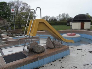 Lindenbad-Freibad: Auktion auf Kinderbecken Rutsche und vielen weiteren tollen Einrichtungen und Gegenständen