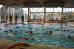 Leistungsschau: Die DLRG zeigt zum Jubiläum unter anderem Rettungsübungen im Lindenbad. Abschied: Das Lindenbad verabschiedet sich am Sonntag in die rund zweijährige Baupause. 