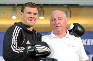 Seit knapp zwei Jahren ist der Halbschwergewichtler Robert Woge Profi und in dieser Zeit hat ihn Trainer Ulli Wegner in neun Kämpfen zu acht K.O.-Erfolgen geführt. Sein zehnter Sieg soll am 03. November im GERRY WEBER STADION in HalleWestfalen erfolgen. © Alexander Kock 