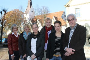 Bettina Sieckendiek (Stadtführerin), Tamara Kisker (Stadtmarketing Stadt Borgholzahusen), Birgit Schepers (Kur- und Verkehrsverein Bad Laer), Kurt Ulrich Schäfer (VHS Ravensberg), Kerstin Walter (Stadtmarkting Stadt Versmold) und Dr. Rolf Westheider (Referent)