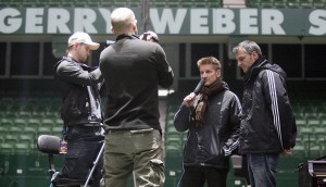 Die Enttäuschung nach der krankheitsbedingten Absage der Vorpremiere im GERRY WEBER STADION in HalleWestfalen war PUR-Frontmann Hartmut Engler (2.v.r) und Uli Roth (rechts) anzusehen. Doch nun stehen die Zeichen wieder auf PUR und der Ersatztermin für das Konzert in der ostwestfälischen Eventarena ist der 19. März 2013. Foto: GERRY WEBER WORLD Pressefoto 