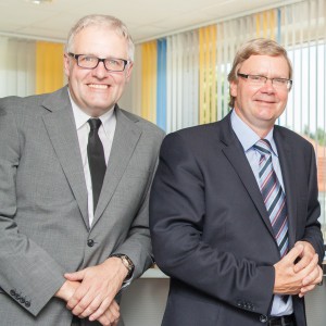 Ulrich Fillies (52, rechts) arbeitet ab dem 1. Juli als Anwalt in einer Büroge-meinschaft mit dem etablierten Rechtsanwalt Helmut Reingruber (51).