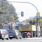 Gerade der Knotenpunkt B68/Schnatweg erzeugt seit der Freigabe der Südumgehung immer wieder lange Rückstaus